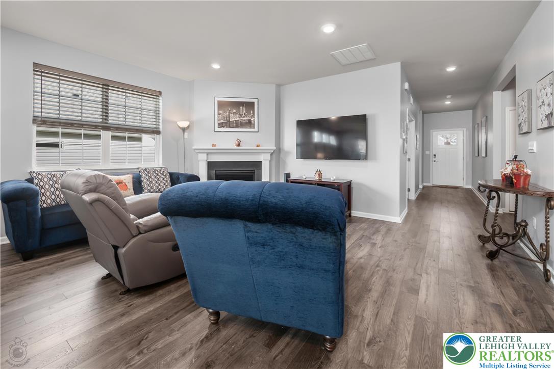 Lower Macungie Twp, Pennsylvania 18031, United States, 2 Bedrooms Bedrooms, ,2 BathroomsBathrooms,Residential,Active,244454