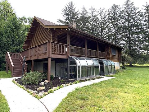 Photo of 4322 Wood Drive, Lehigh Twp, PA 18088 (MLS # 777637)