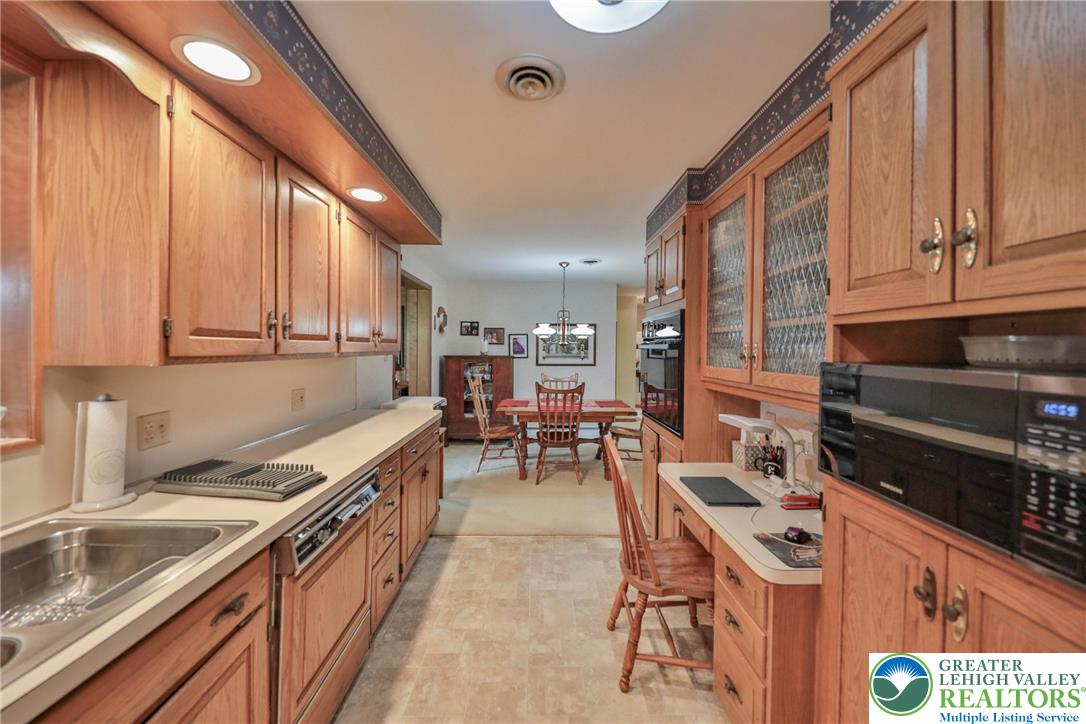 Emmaus Boro, Pennsylvania 18049, United States, 3 Bedrooms Bedrooms, ,3 BathroomsBathrooms,Residential,Active,179451