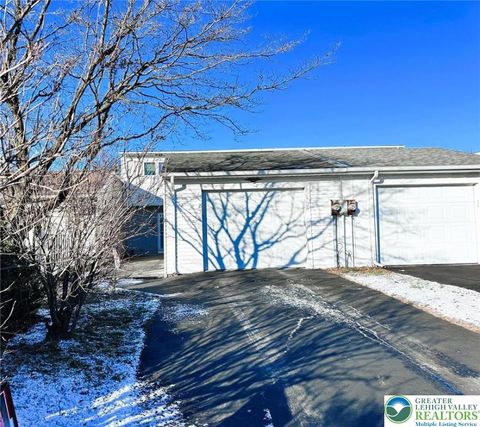 Photo of 85 Covington Place, Catasauqua Boro, PA 18032 (MLS # 769301)