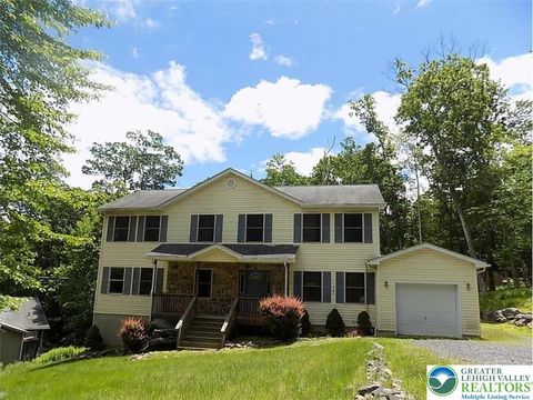Photo of 217 St Andrews Drive, Middle Smithfield Twp, PA 18324 (MLS # 760710) Photo of 217 St Andrews Drive, Middle Smithfield Twp, PA 18324 (MLS # 760710)