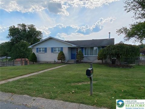 Photo of 3979 Kenrick Drive, Bethlehem Twp, PA 18020 (MLS # 759120) Photo of 3979 Kenrick Drive, Bethlehem Twp, PA 18020 (MLS # 759120)