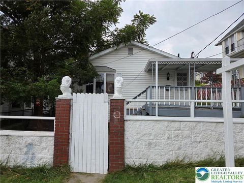 Photo of 222 10th Street, Easton, PA 18042 (MLS # 763033) Photo of 222 10th Street, Easton, PA 18042 (MLS # 763033)