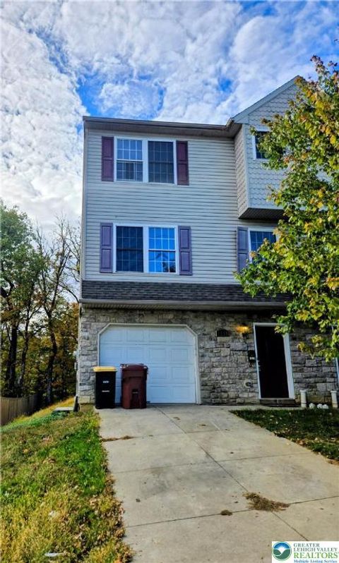 Photo of 1640 Alta Drive, Whitehall, PA 18052 (MLS # 766782) Photo of 1640 Alta Drive, Whitehall, PA 18052 (MLS # 766782)