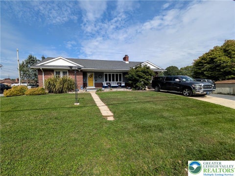 Homes For Sale - 1617 W Pennsylvania Street<br/> South Whitehall Twp, PA 18102