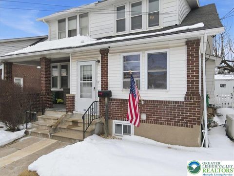 Photo of 405 E Landis Street, Coopersburg Boro, PA 18036 (MLS # 771613)