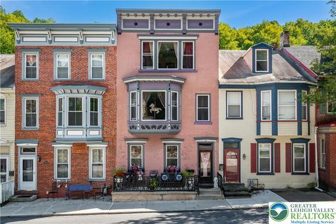 Photo of 131 W Broadway, Jim Thorpe Boro, PA 18229 (MLS # 762883) Photo of 131 W Broadway, Jim Thorpe Boro, PA 18229 (MLS # 762883)