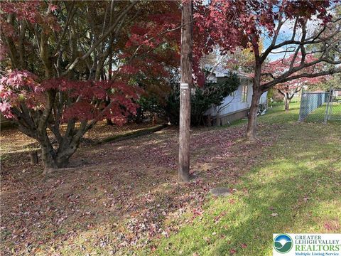 Photo of 1975 Herbert Avenue, Lower Saucon Twp, PA 18055 (MLS # 767343) Photo of 1975 Herbert Avenue, Lower Saucon Twp, PA 18055 (MLS # 767343)