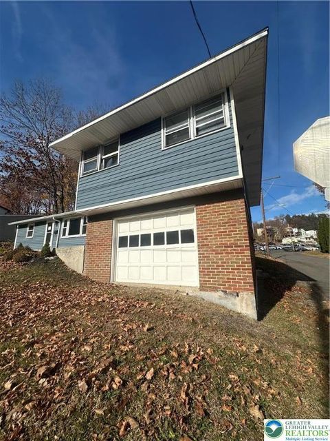 Photo of 636 Snyder Street, Pottsville, PA 17901 (MLS # 760996) Photo of 636 Snyder Street, Pottsville, PA 17901 (MLS # 760996)