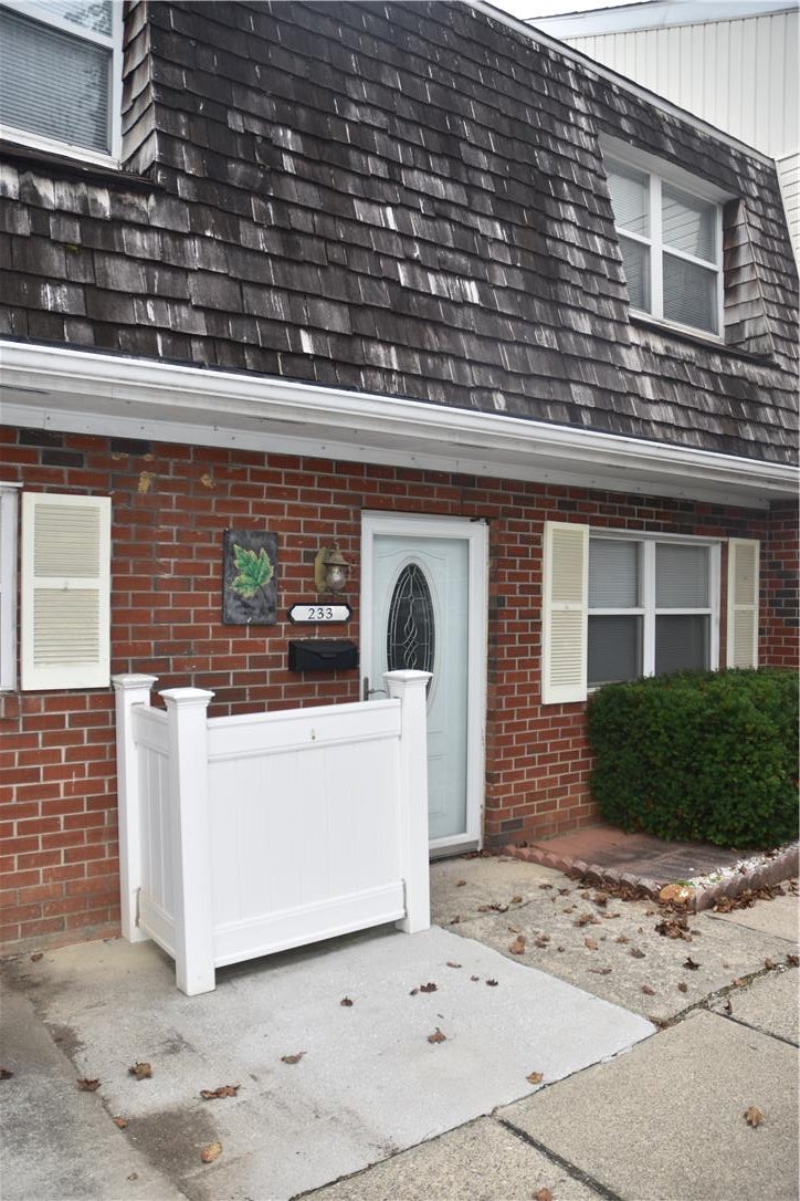 233 W Lehigh Street