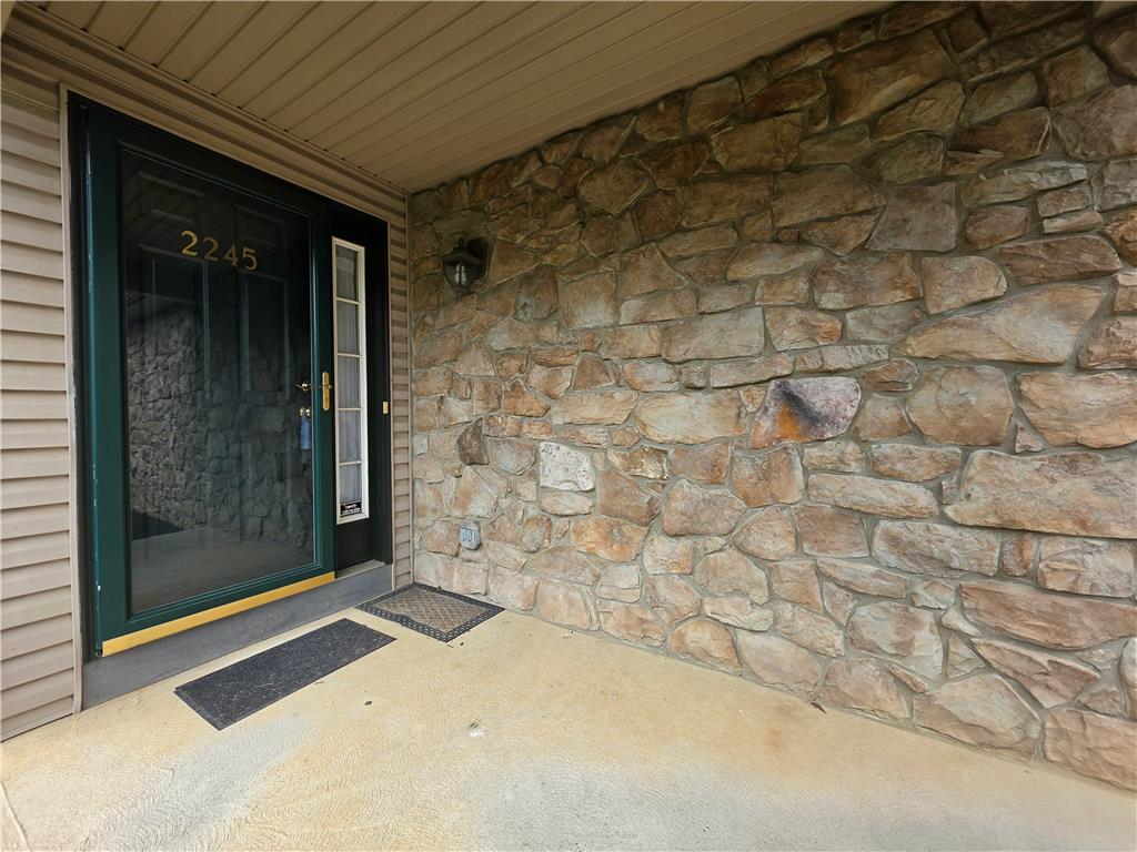 2245 Jeannette Lane