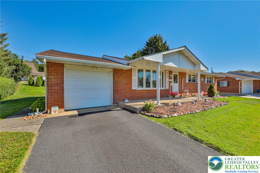 Whitehall Twp, Pennsylvania 18052, United States, 3 Bedrooms Bedrooms, ,2 BathroomsBathrooms,Residential,Pending,199207