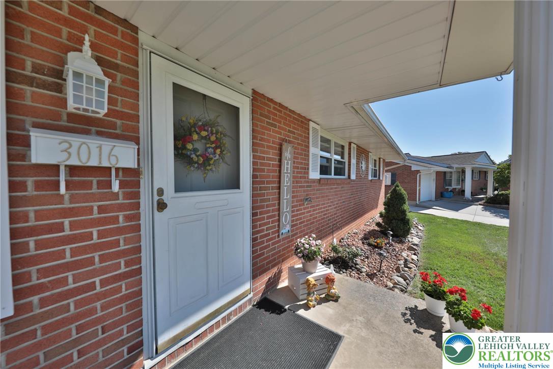 Whitehall Twp, Pennsylvania 18052, United States, 3 Bedrooms Bedrooms, ,2 BathroomsBathrooms,Residential,Pending,199207