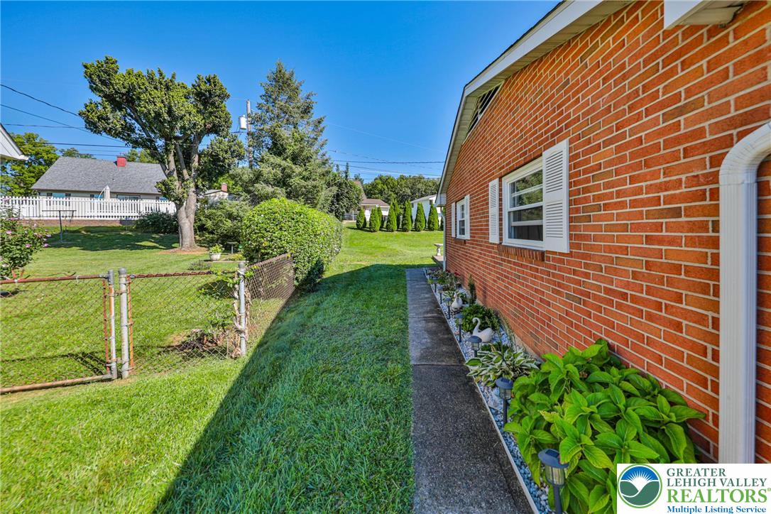 Whitehall Twp, Pennsylvania 18052, United States, 3 Bedrooms Bedrooms, ,2 BathroomsBathrooms,Residential,Pending,199207