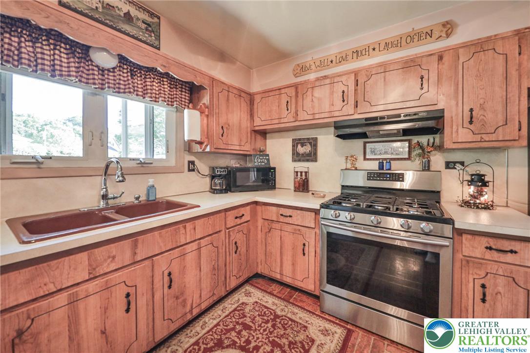 Whitehall Twp, Pennsylvania 18052, United States, 3 Bedrooms Bedrooms, ,2 BathroomsBathrooms,Residential,Pending,199207