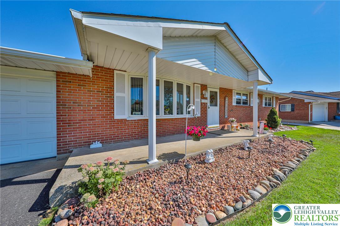 Whitehall Twp, Pennsylvania 18052, United States, 3 Bedrooms Bedrooms, ,2 BathroomsBathrooms,Residential,Pending,199207