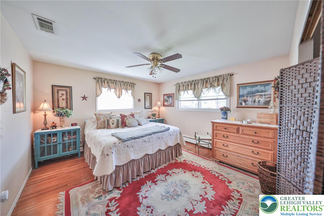 Whitehall Twp, Pennsylvania 18052, United States, 3 Bedrooms Bedrooms, ,2 BathroomsBathrooms,Residential,Pending,199207