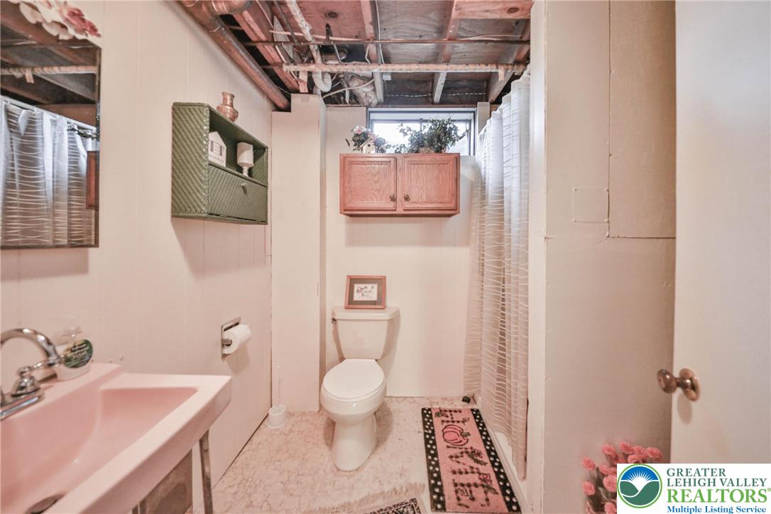 Whitehall Twp, Pennsylvania 18052, United States, 3 Bedrooms Bedrooms, ,2 BathroomsBathrooms,Residential,Pending,199207