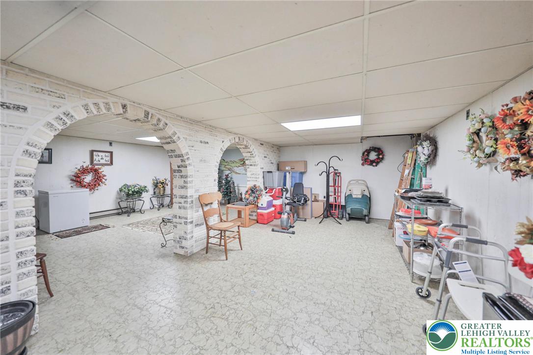 Whitehall Twp, Pennsylvania 18052, United States, 3 Bedrooms Bedrooms, ,2 BathroomsBathrooms,Residential,Pending,199207