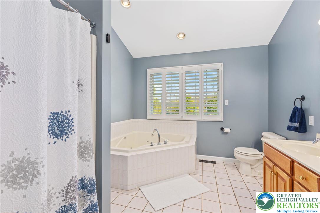 Upper Milford Twp, Pennsylvania 18092, United States, 4 Bedrooms Bedrooms, ,4 BathroomsBathrooms,Residential,Active,225477