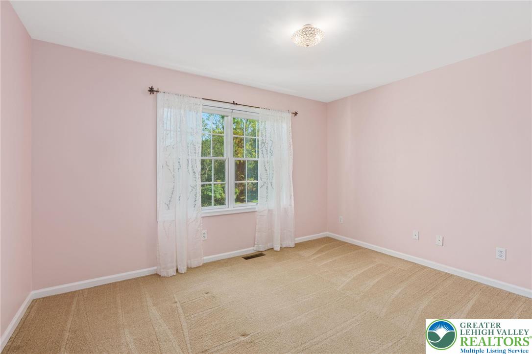 Upper Milford Twp, Pennsylvania 18092, United States, 4 Bedrooms Bedrooms, ,4 BathroomsBathrooms,Residential,Active,225477