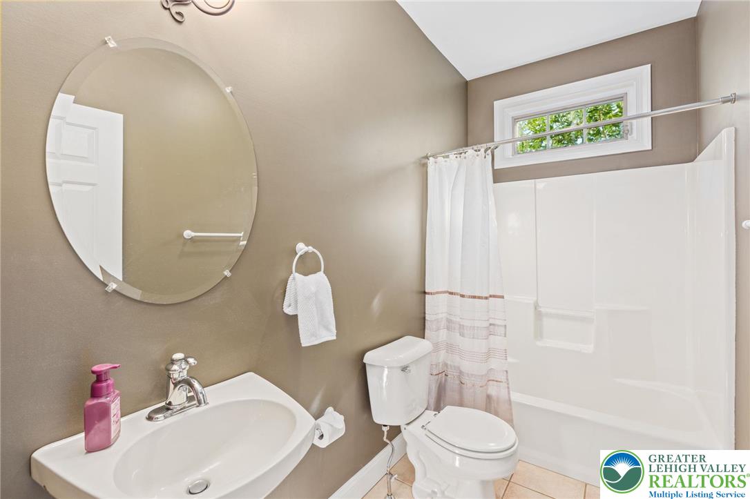 Upper Milford Twp, Pennsylvania 18092, United States, 4 Bedrooms Bedrooms, ,4 BathroomsBathrooms,Residential,Active,225477