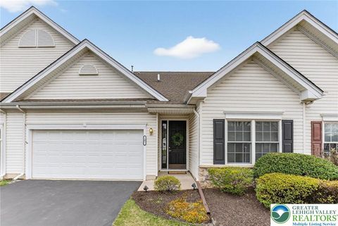 Homes For Sale - 27 Moor Drive<br/> Palmer Twp, PA 18045