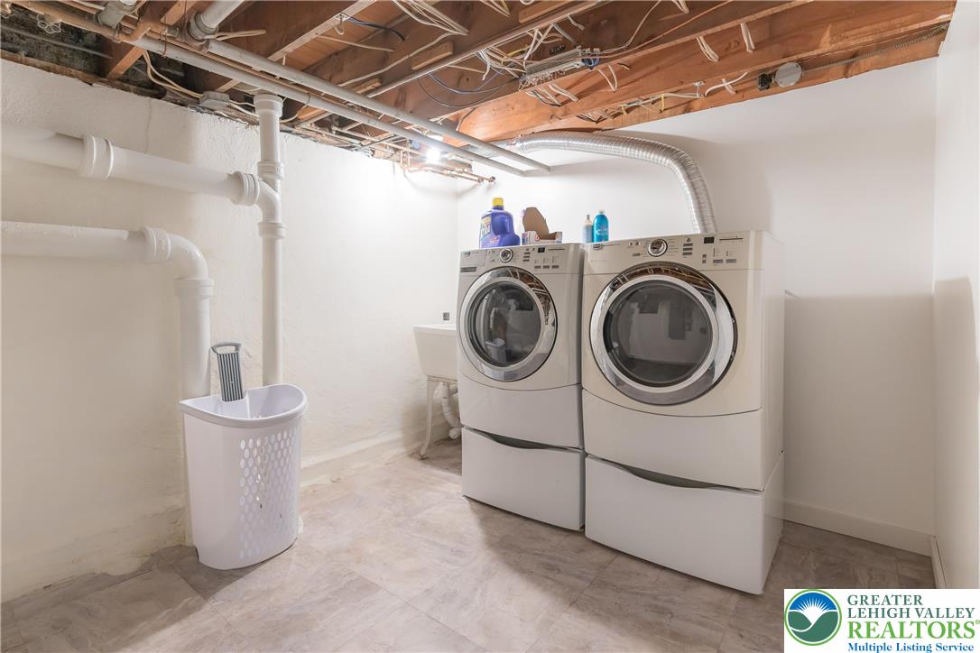 Bethlehem City, Pennsylvania 18017, United States, 4 Bedrooms Bedrooms, ,2 BathroomsBathrooms,Residential,Active,193896