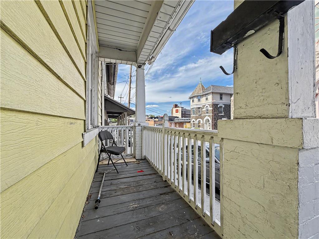 422 Carlton Avenue