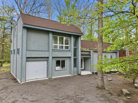 Homes For Sale - 3120 Greenbriar Drive<br/> East Stroudsburg, PA 18301