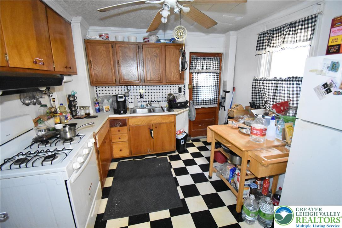 22 S Raspberry Street