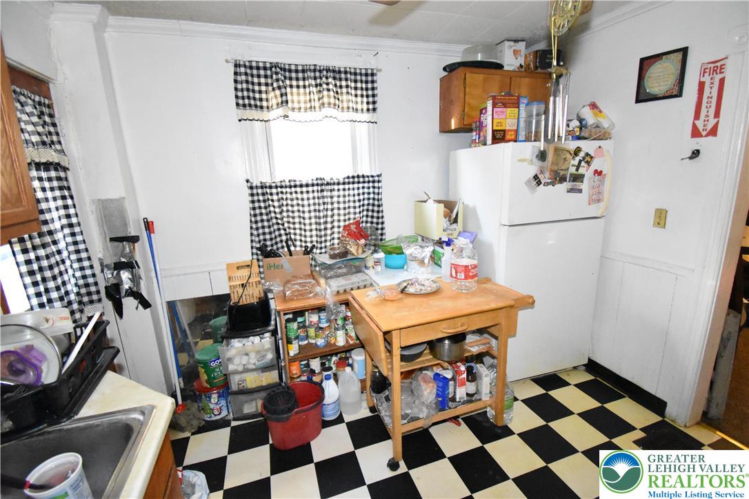 22 S Raspberry Street