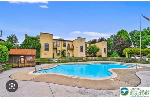 Photo of 252 Harris St #B2, East Stroudsburg, PA 18301 (MLS # 764799) Photo of 252 Harris St #B2, East Stroudsburg, PA 18301 (MLS # 764799)