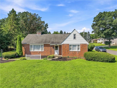 Homes For Sale - 798 Krocks Court<br/> Lower Macungie Twp, PA 18106