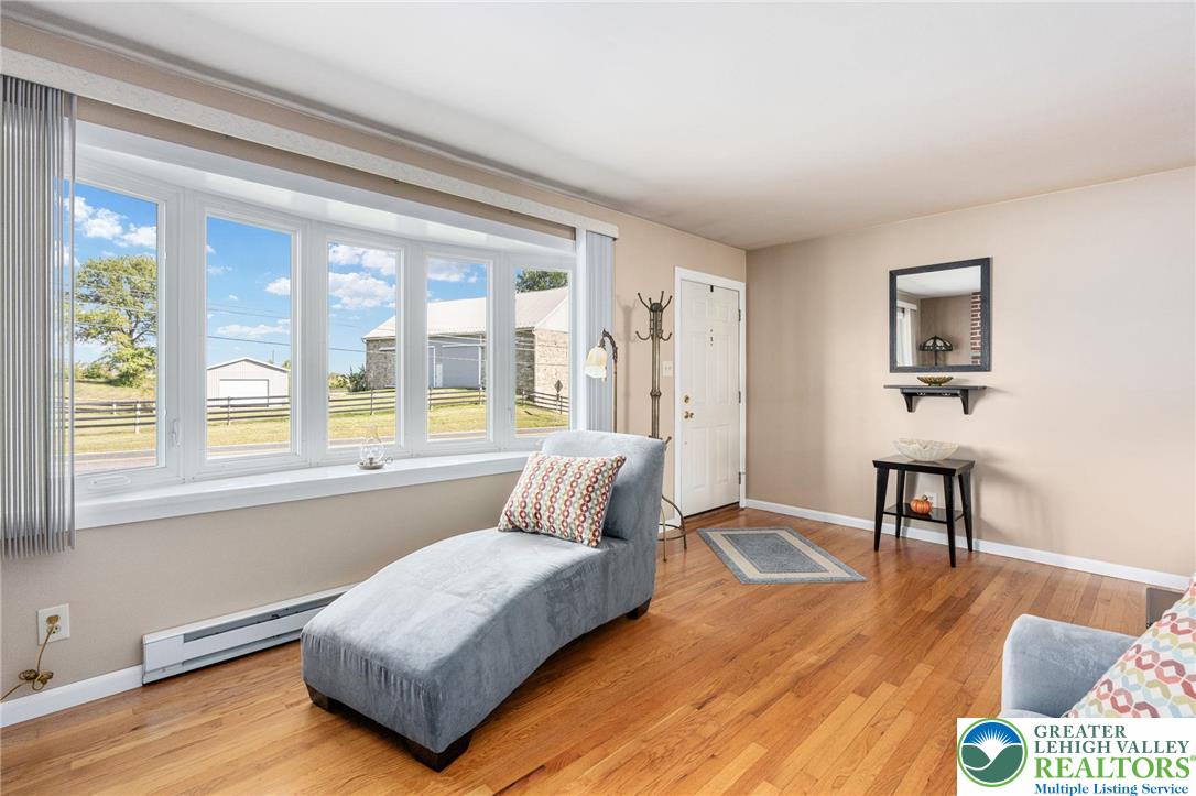 Longswamp Twp, Pennsylvania 19539, United States, 3 Bedrooms Bedrooms, ,2 BathroomsBathrooms,Residential,Pending,214765