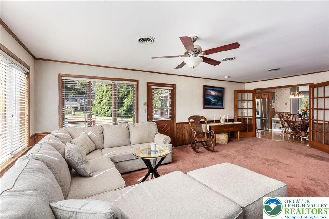 Longswamp Twp, Pennsylvania 19539, United States, 3 Bedrooms Bedrooms, ,2 BathroomsBathrooms,Residential,Pending,214765