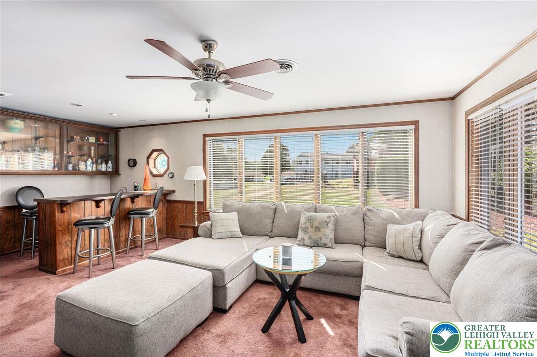 Longswamp Twp, Pennsylvania 19539, United States, 3 Bedrooms Bedrooms, ,2 BathroomsBathrooms,Residential,Pending,214765