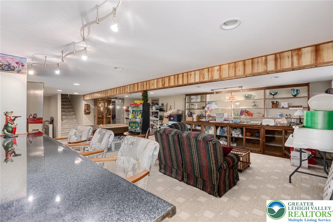 Longswamp Twp, Pennsylvania 19539, United States, 3 Bedrooms Bedrooms, ,2 BathroomsBathrooms,Residential,Pending,214765