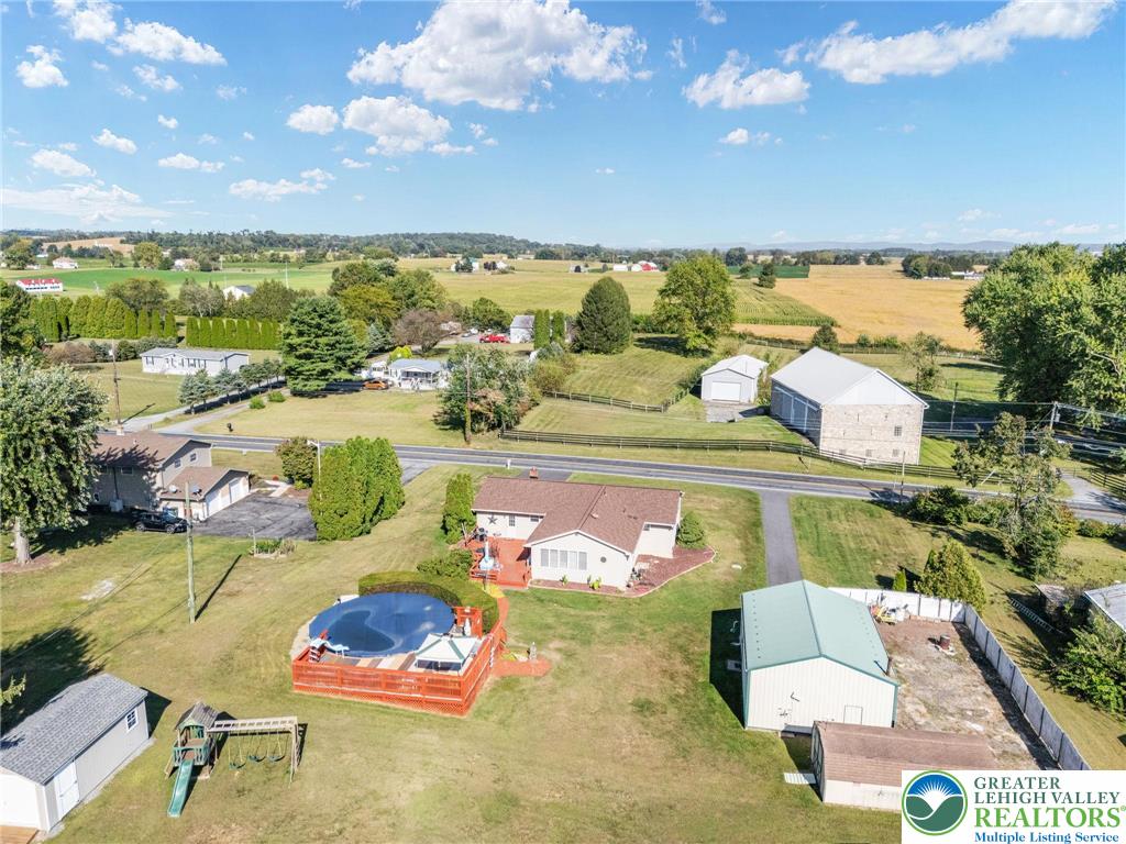 Longswamp Twp, Pennsylvania 19539, United States, 3 Bedrooms Bedrooms, ,2 BathroomsBathrooms,Residential,Pending,214765