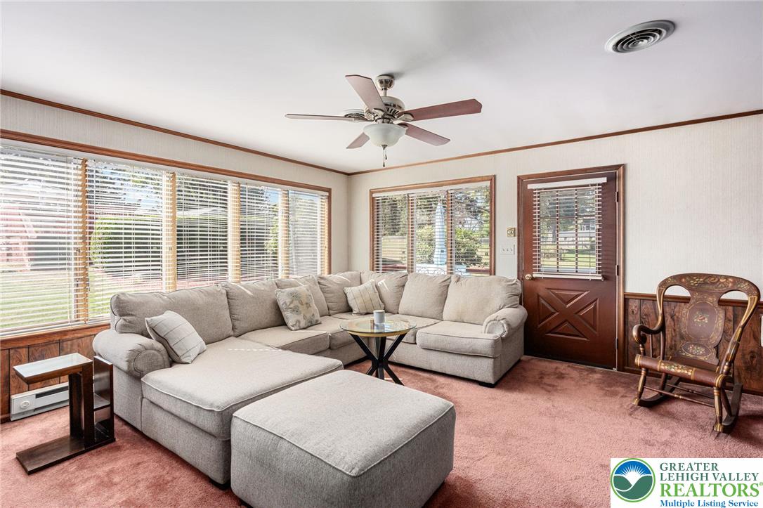 Longswamp Twp, Pennsylvania 19539, United States, 3 Bedrooms Bedrooms, ,2 BathroomsBathrooms,Residential,Pending,214765