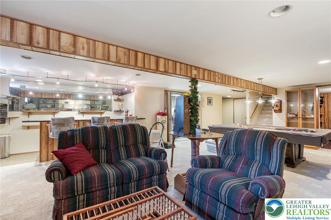 Longswamp Twp, Pennsylvania 19539, United States, 3 Bedrooms Bedrooms, ,2 BathroomsBathrooms,Residential,Pending,214765