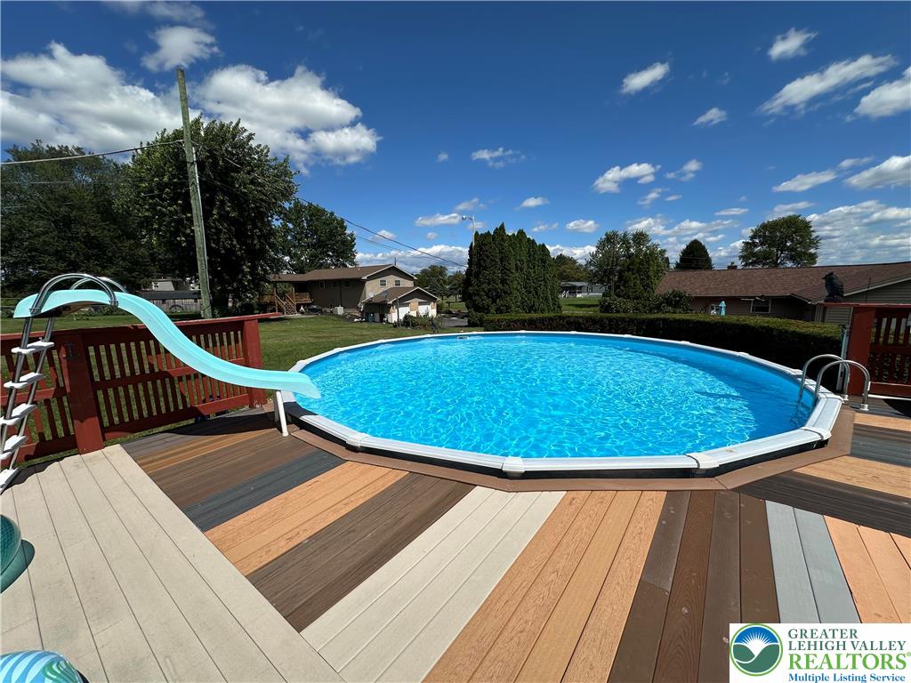 Longswamp Twp, Pennsylvania 19539, United States, 3 Bedrooms Bedrooms, ,2 BathroomsBathrooms,Residential,Pending,214765