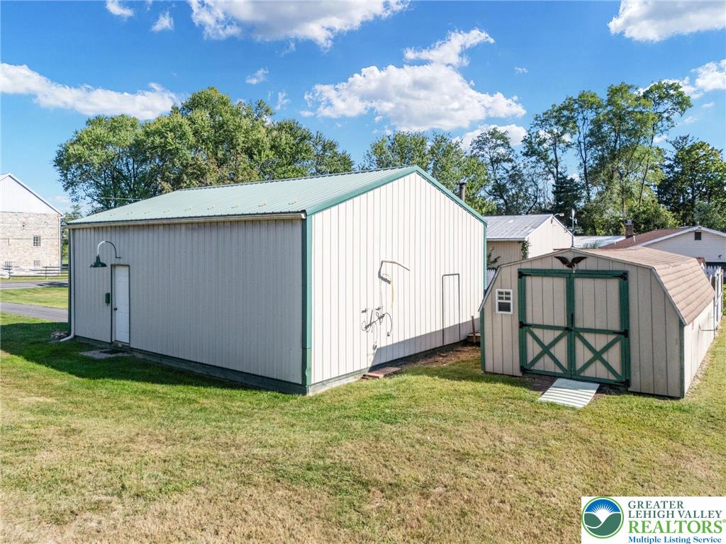 Longswamp Twp, Pennsylvania 19539, United States, 3 Bedrooms Bedrooms, ,2 BathroomsBathrooms,Residential,Pending,214765