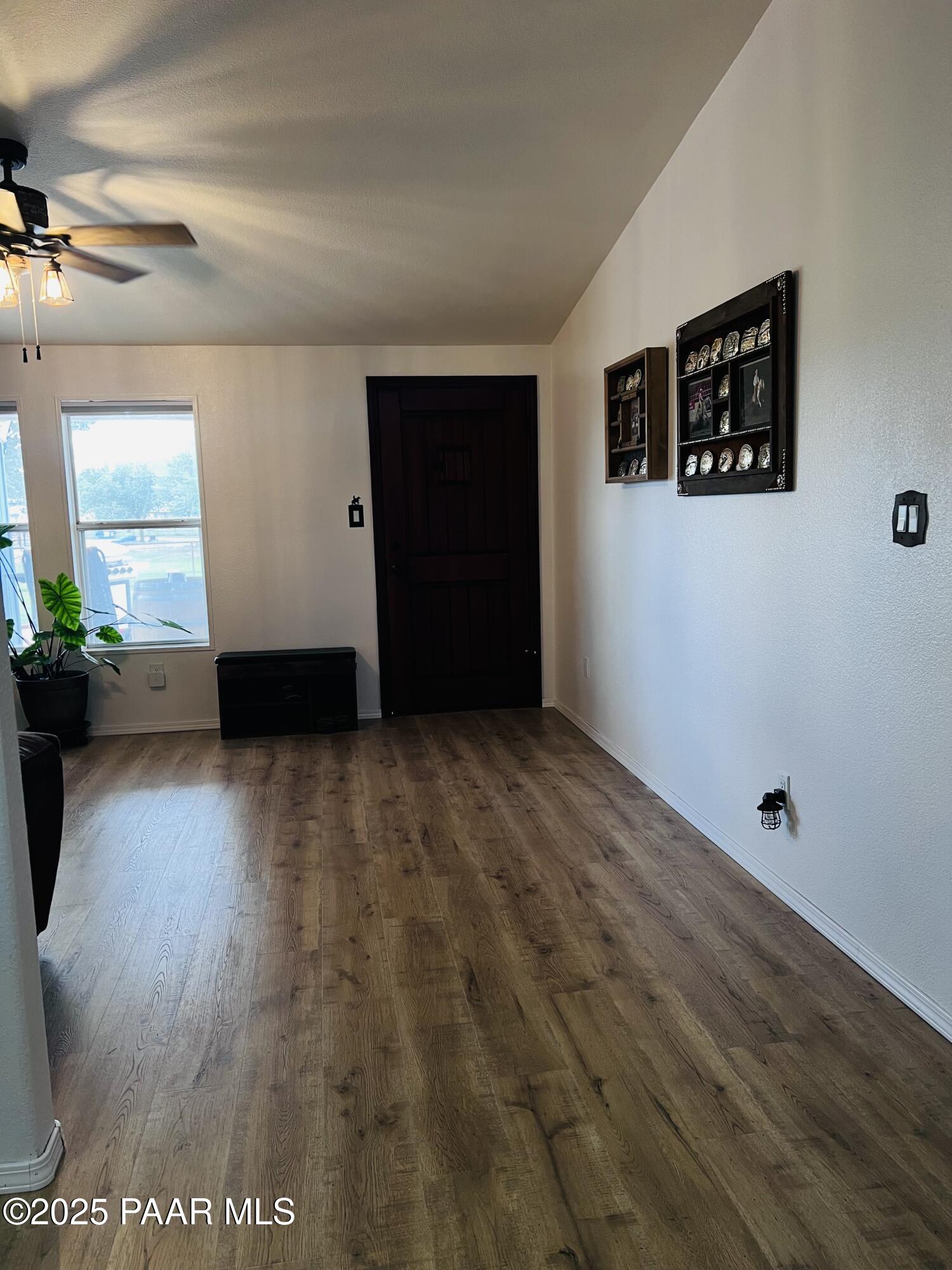 1850 W Kings Court