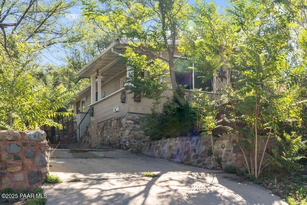 Photo of 337 S Pleasant Street, Prescott, AZ 86303 (MLS # 1076736)
