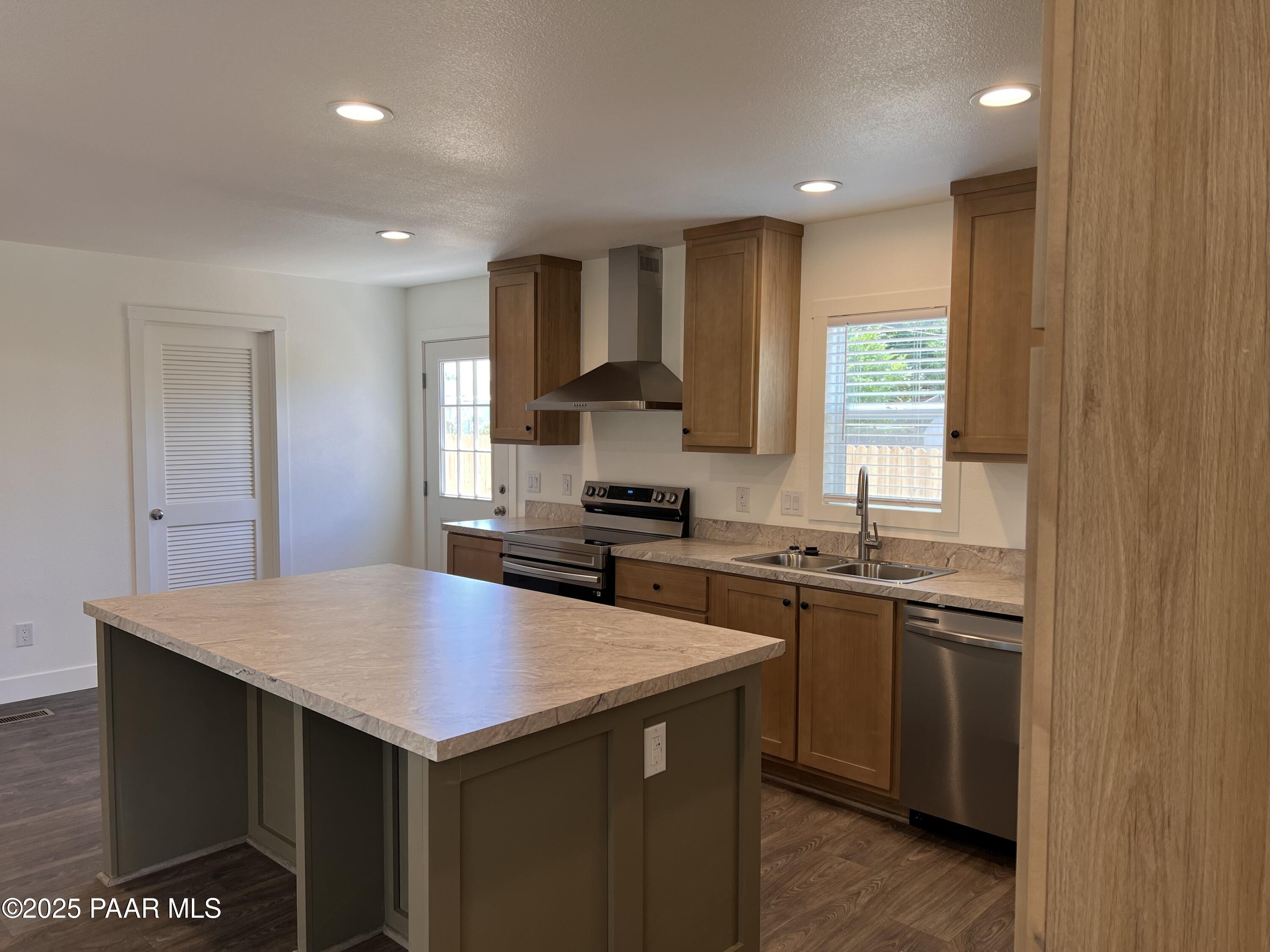 4383 W Mobile Circle W