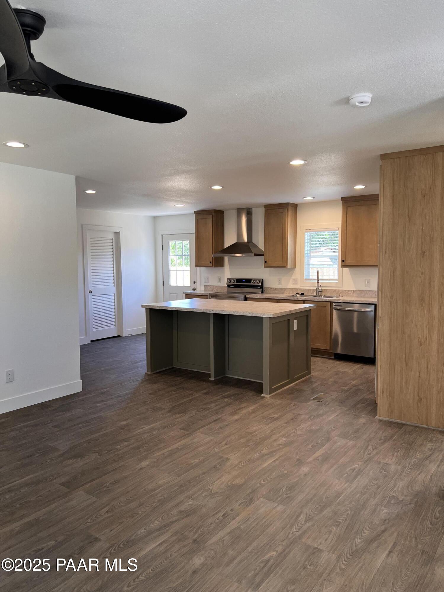 4383 W Mobile Circle W