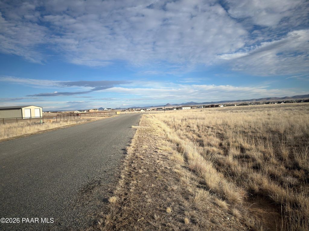 Photo of 19 E Antler Road, Prescott Valley, AZ 86315 (MLS # 1079655)