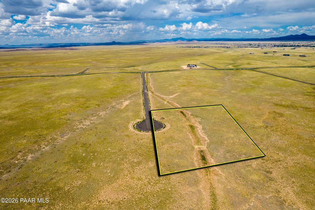 Photo of 403 N Addax Drive, Prescott Valley, AZ 86315 (MLS # 1081918)