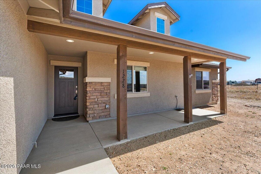 Photo of 1228 W Tatanka Circle, Chino Valley, AZ 86323 (MLS # 1082949)